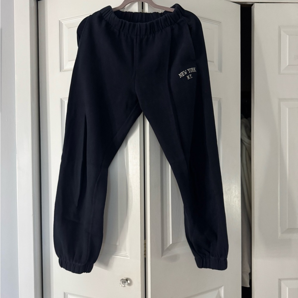 Brandy Melville Black “New York” Sweatpabts